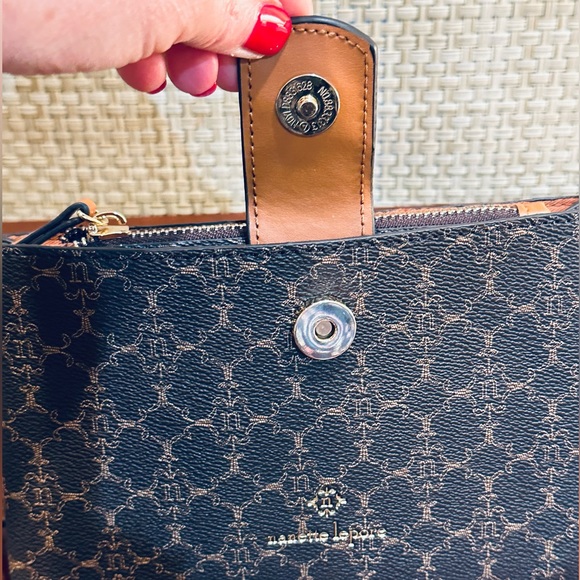 🌟HP🌟NWOT Brown/Tan Vegan Leather Chain Wristlet Crossbody Nanette Lepore - Picture 4 of 12